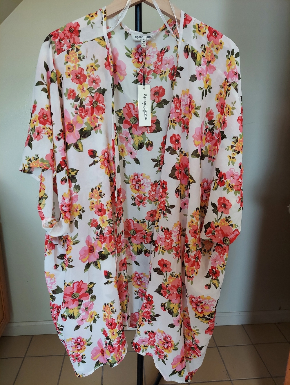 New SPEED LIMIT MPH  Floral Kimono Sleeve Open Front Size 3X Cream Pink Yellow